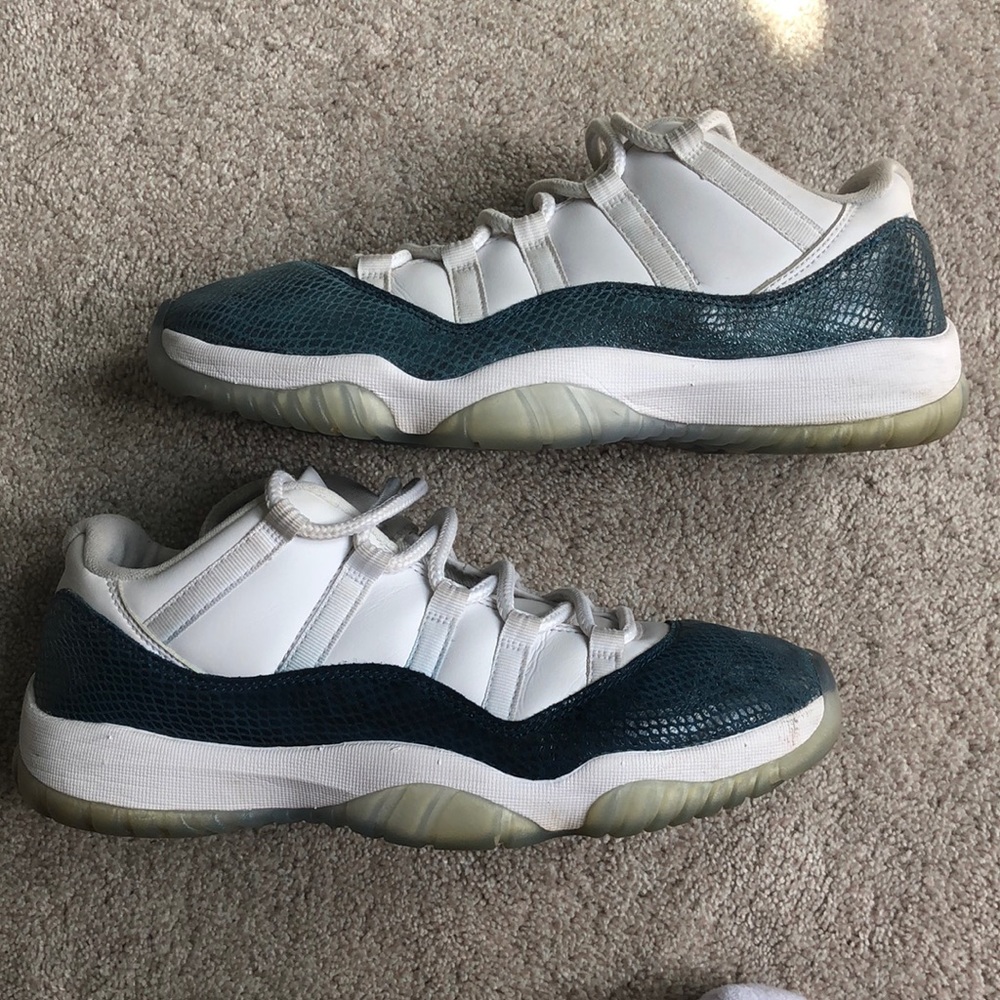 Jordan Retro 11 Navy Snake Skin Size 10
